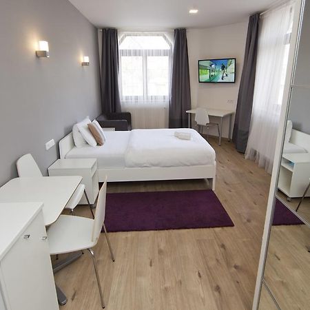 Rozmaryn Rooms & Apartments Rakovník Exteriör bild