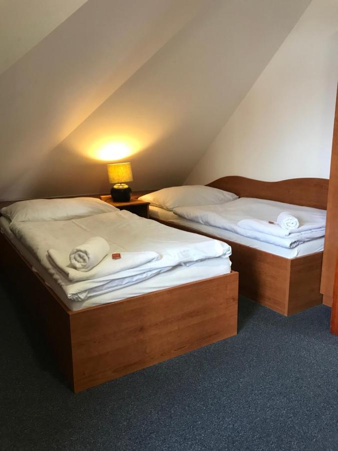 Rozmaryn Rooms & Apartments Rakovník Exteriör bild