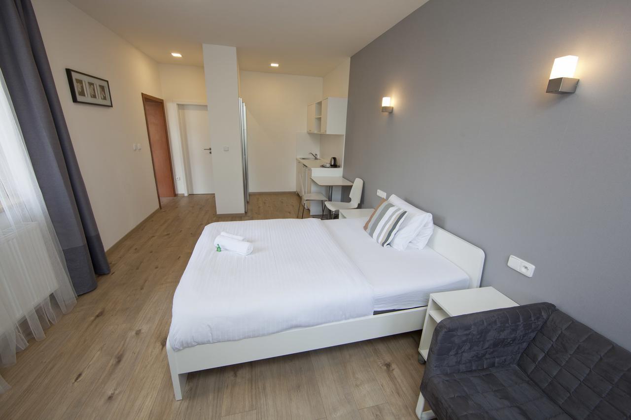 Rozmaryn Rooms & Apartments Rakovník Exteriör bild