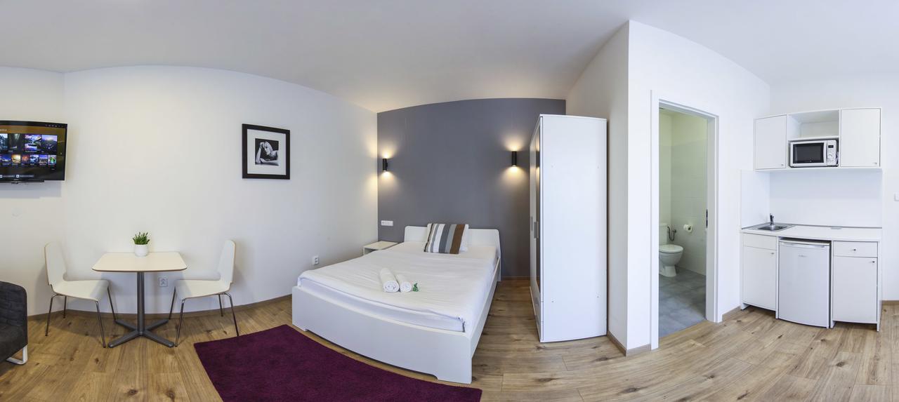 Rozmaryn Rooms & Apartments Rakovník Exteriör bild