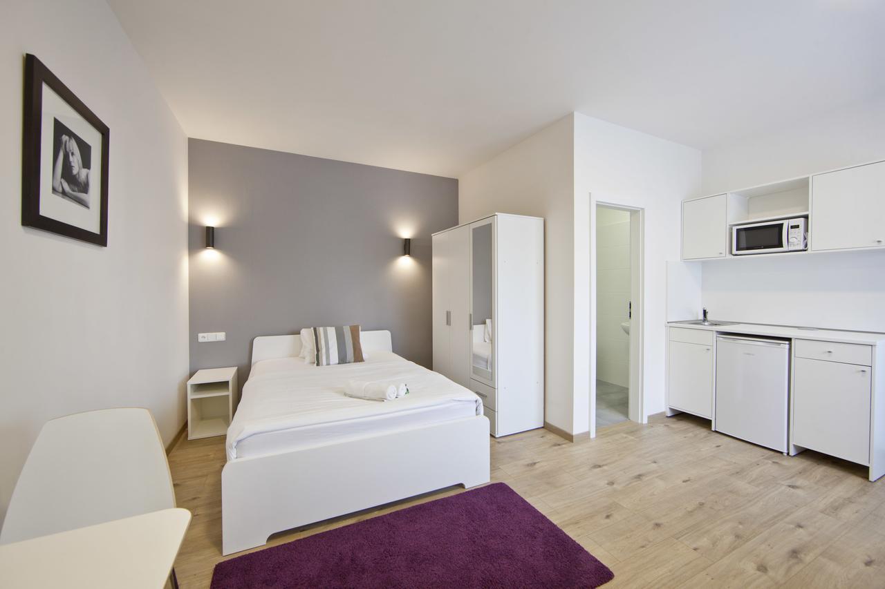 Rozmaryn Rooms & Apartments Rakovník Exteriör bild